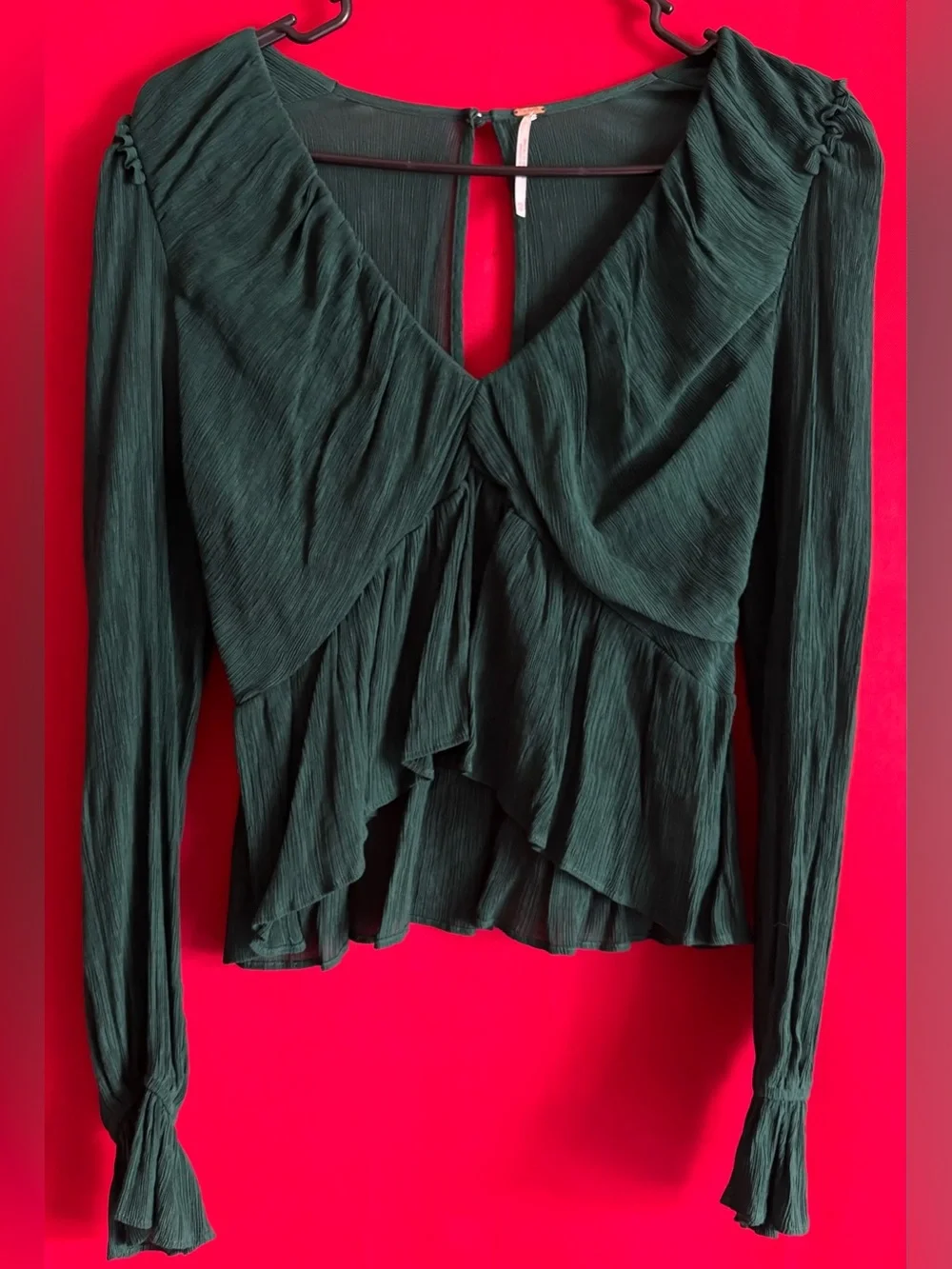 #511-Free People Emerald Green Ruffled Crop Long Sleeve Top Size XS in EUC